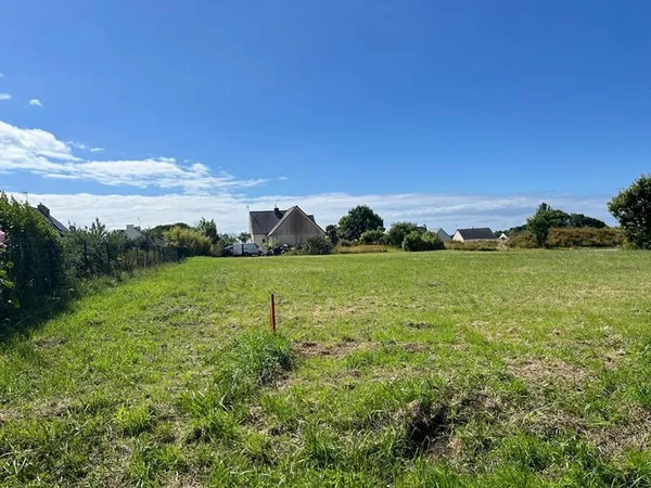 Beau Terrain Plomeur 702 m²