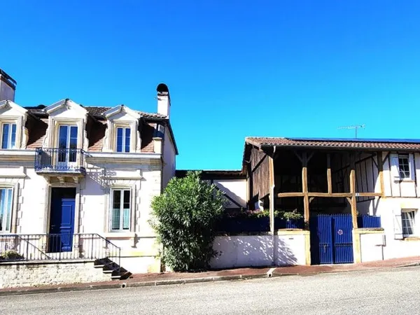 Ensemble Immobilier de 2 logements avec piscine intérieur + Terrain
