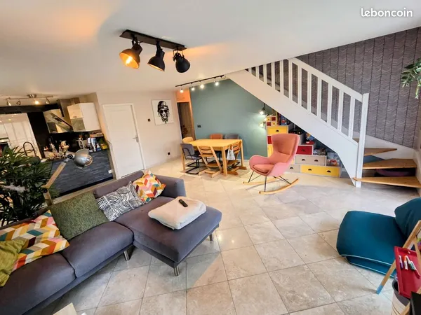 Duplex lumineux 97 m² - vue nature - garage - à 30 min de Genève
