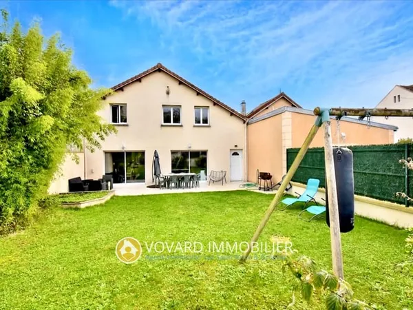 Maison Spacieuse de 148 m2 au Coeur du Vieux Saint Brice
