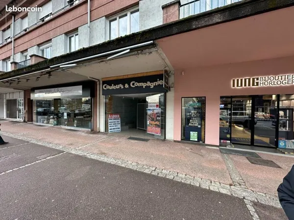 Local commercial 110 m²