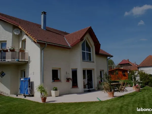 SOUS COMPROMIS A vendre : maison familiale contemporaine, lumineuse et très fonctionnelle - Quartier