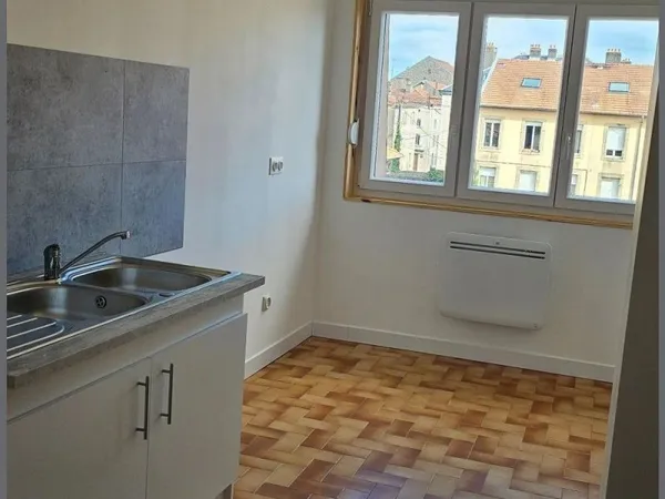 APPARTEMENT REFAIT A NEUF AVEC GARAGE