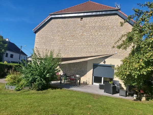 Maison pierre 9 pièces 285m²