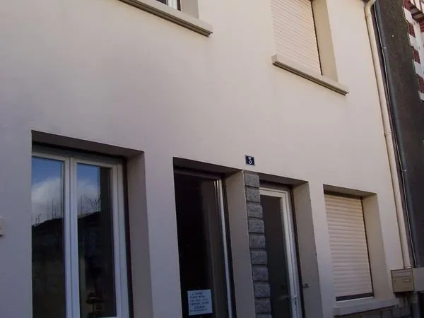MAISON - 57 m 2, 2 CH + garage -7 kms Herbiers
