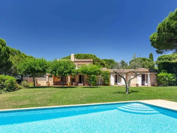 Villa 7 pièces 325 m²