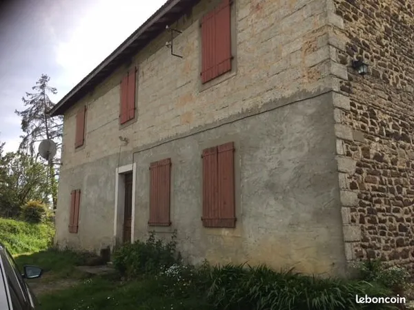 Joli CORPS DE FERME en Chalosse ( Landes ), à entièrement restaurer , avec MAISON + 2 GRANGES sur 13