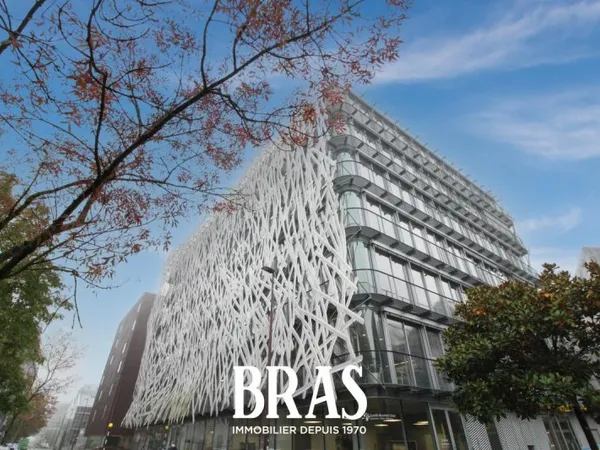Local professionnel 353 m²