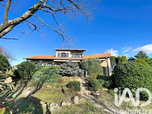 Maison 7 pièces 210 m²