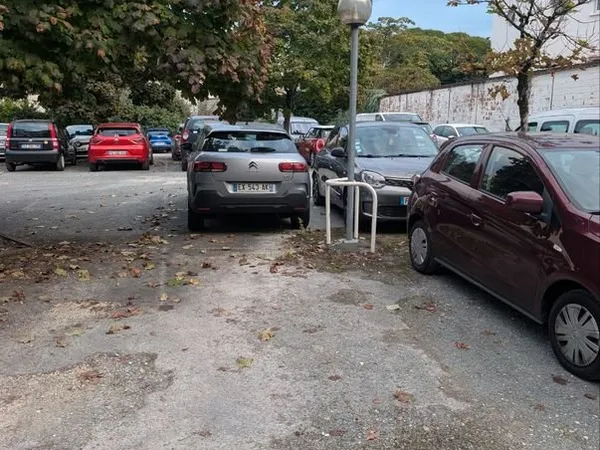 Place de Parking proche Saint-Nicolas / tram B