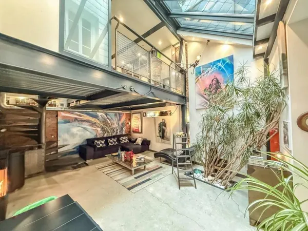 Loft 5 pièces 120 m²