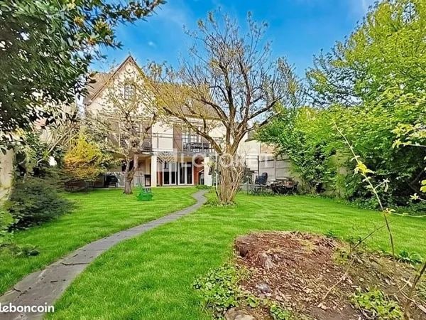 Maison 6 pièces 182 m²