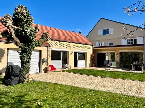Maison 5 pièces 246 m²