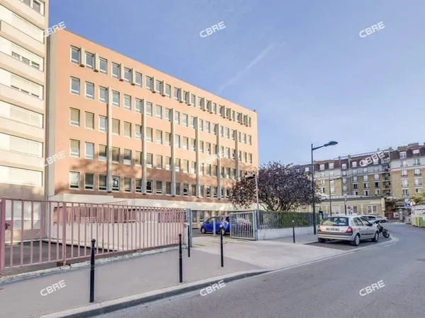 Bureau 325 m²
