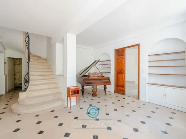 Maison Mitoyenne de 280m²