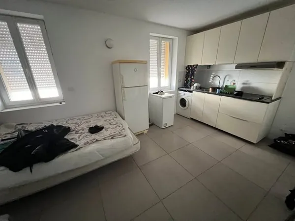 A VENDRE - T2 37m² - MARSEILLE 8e LAPIN BLANC