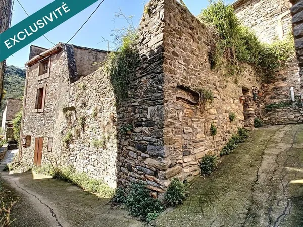Une demeure du XVIIe siècle au coeur d'un village médiéval, avec plus de 100 m² d'extérieurs et un c