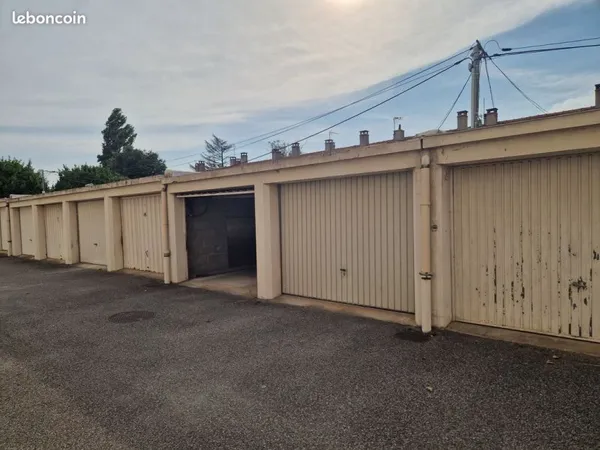 Location garage fermé