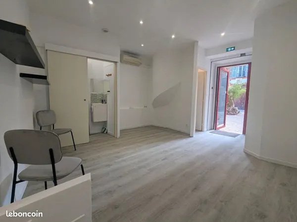 Local commercial 52 m² SALERNES