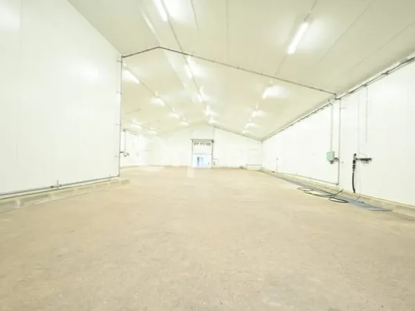 Local d'activité 612 m²