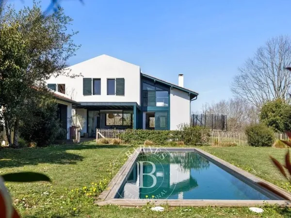 Maison de luxe 7 pièces 240 m²