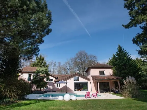 Maison 6 pièces 210 m²
