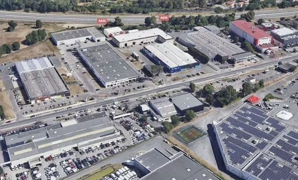 Local commercial 1600 m²
