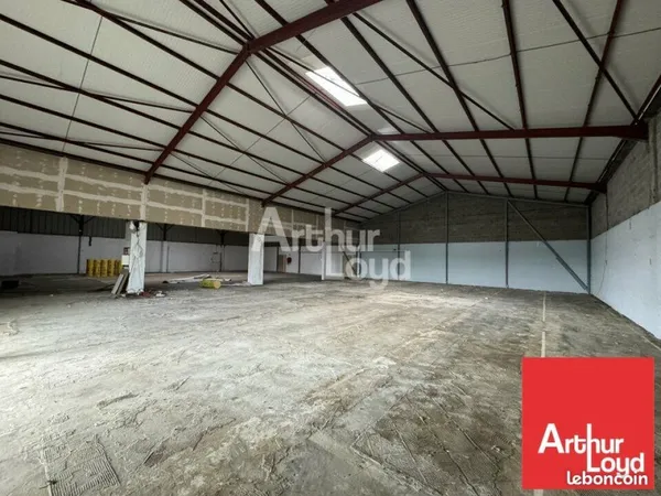 LOCAL COMMERCIAL 750 m² CHAURAY