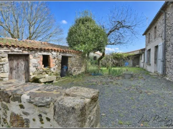 Maison à vendre 5 pièces MONTAIGU VENDEE (85)