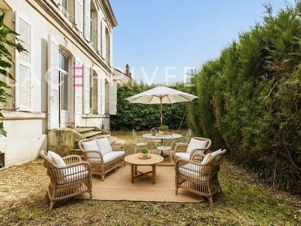Appartement 6 pièces 161 m²