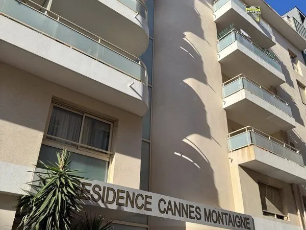 Appartement 2 pièces dernier étage 5 minutes Croisette