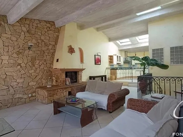 Maison de village de 110 m2 et grand garage - Frejus centre ville