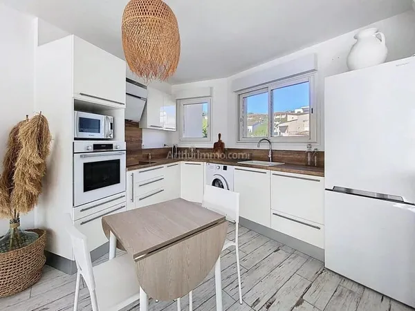Bel appartement avec terrasse en dernier étage