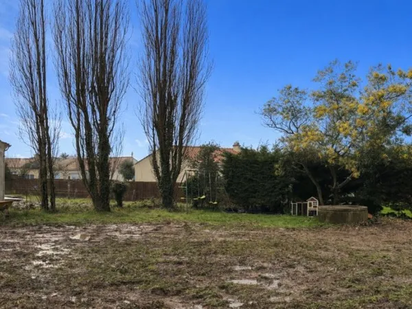Terrain 385 m²