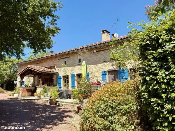 Propriété 8 pièces 214 m²