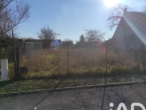 Terrain 766 m²