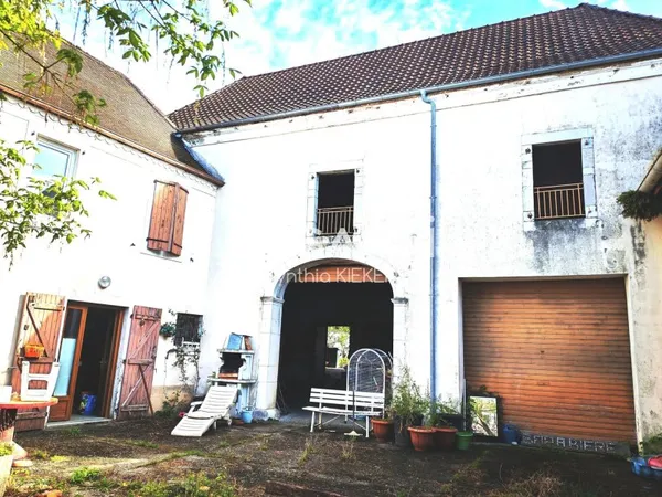 MAISON ANCIENNE AVEC CACHET + GRANGE+ATELIER ET DEPENDANCES