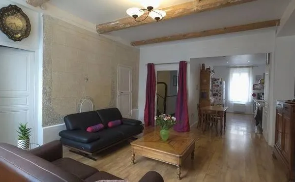Maison 8 pièces 203 m²