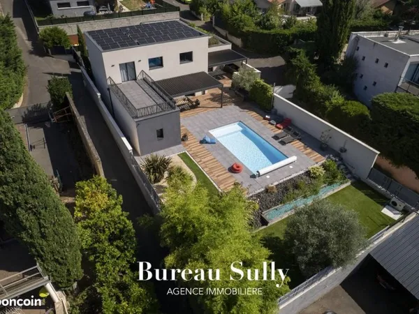 Villa 7 pièces 210 m²
