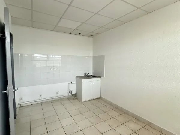 A LOUER : BUREAU - SAINT GELY DU FESC ZAC DES VAUTES