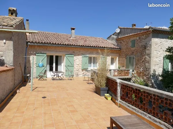 Maison de village 15 min Uzès Autoroute A9