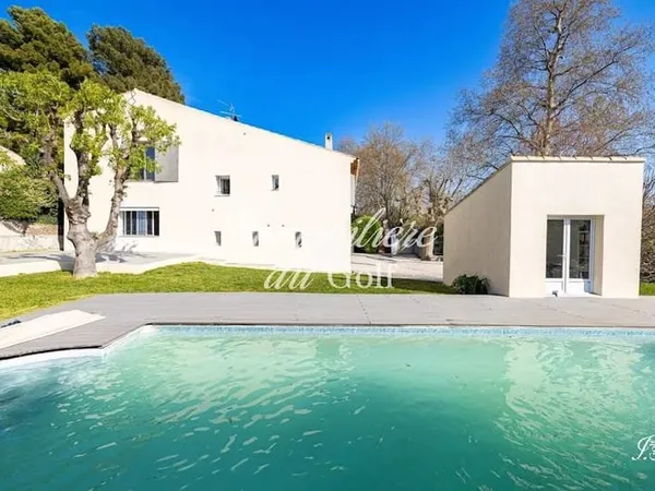 Maison 5 pièces 266 m²
