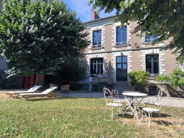 Maison 10 pièces 198 m²