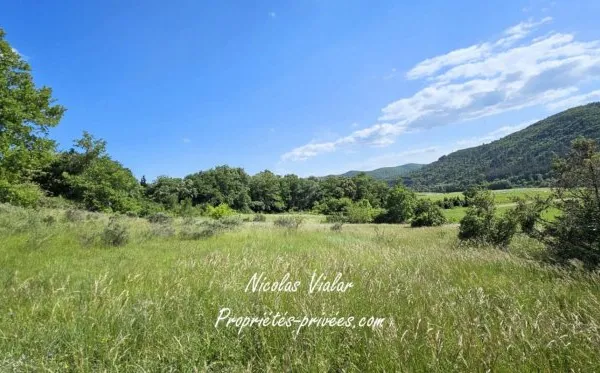 Terrain de loisirs de 8760 m² à Alba La Romaine