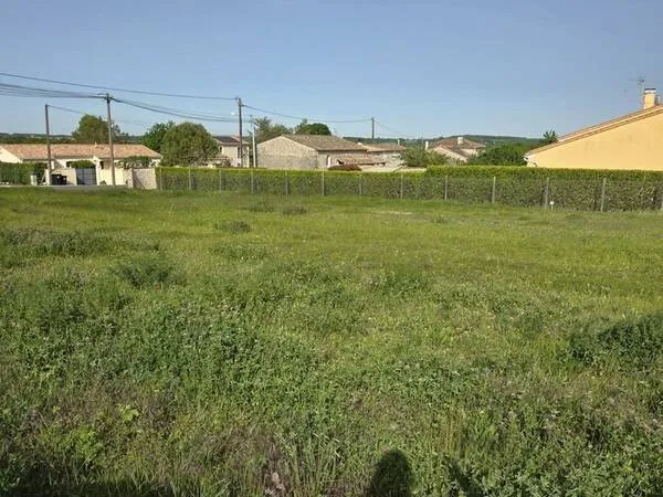 Terrain 769 m²