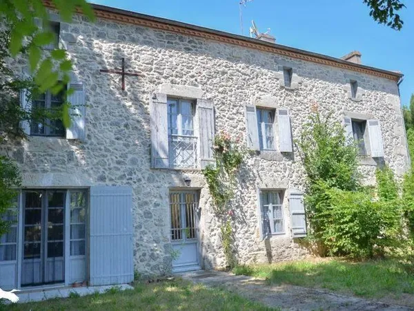 Maison 7 pièces 232 m²