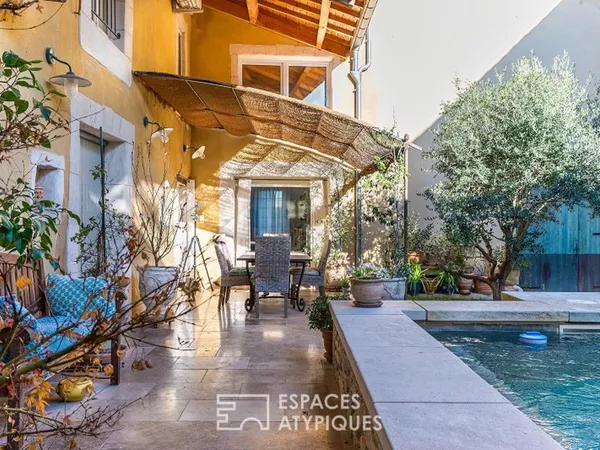 Maison de charme rénovée avec piscine chauffée, terrasse et espaces modulables en Ardèche méridional
