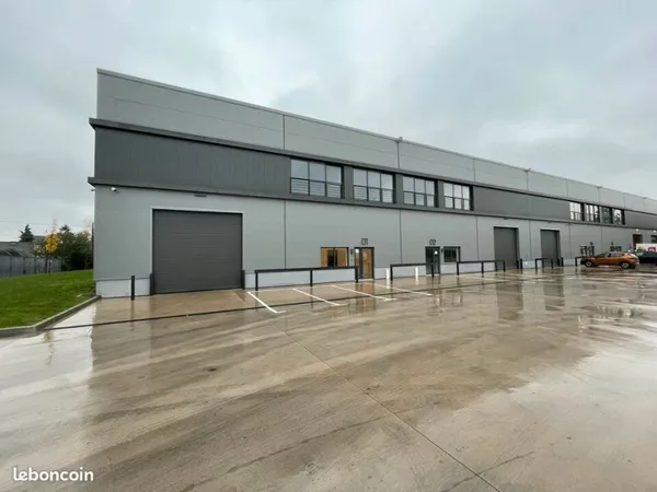 LOCAL D'ACTIVITE 1240 m² LES PAVILLONS-SOUS-BOIS