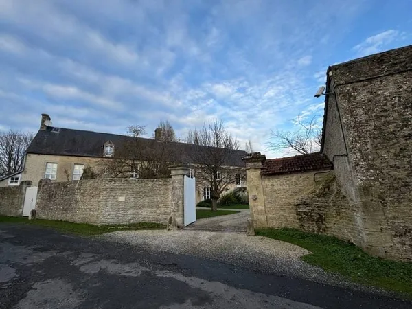 Maison 10 pièces 342 m²