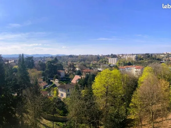 APPARTEMENT T5 (120m²) AVEC TERRASSE ET VUE DEGAGEE